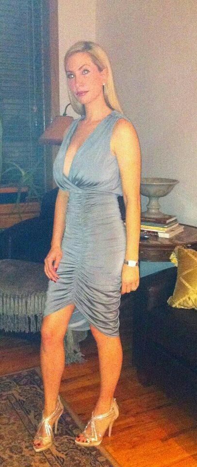 older women looking for younger men free dating sites